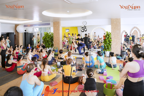 Đào tạo hlv Yoga chuyên nghiệp