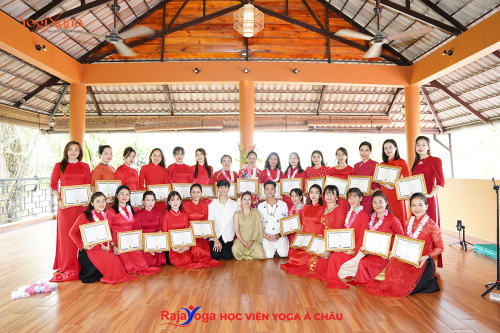 Đào tạo hlv Yoga chuyên nghiệp