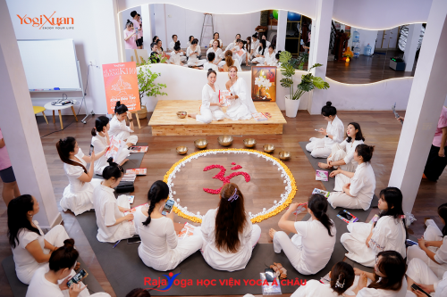 Đào tạo hlv Yoga chuyên nghiệp