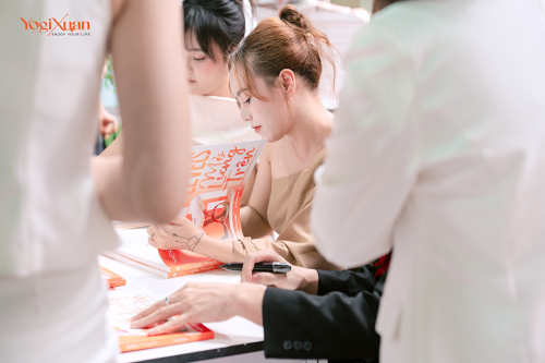 Ra Mắt Sách 5 levels mở lưng trên