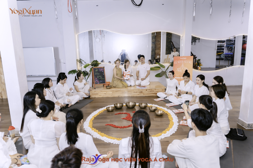 Khóa đào tạo HLV Yoga