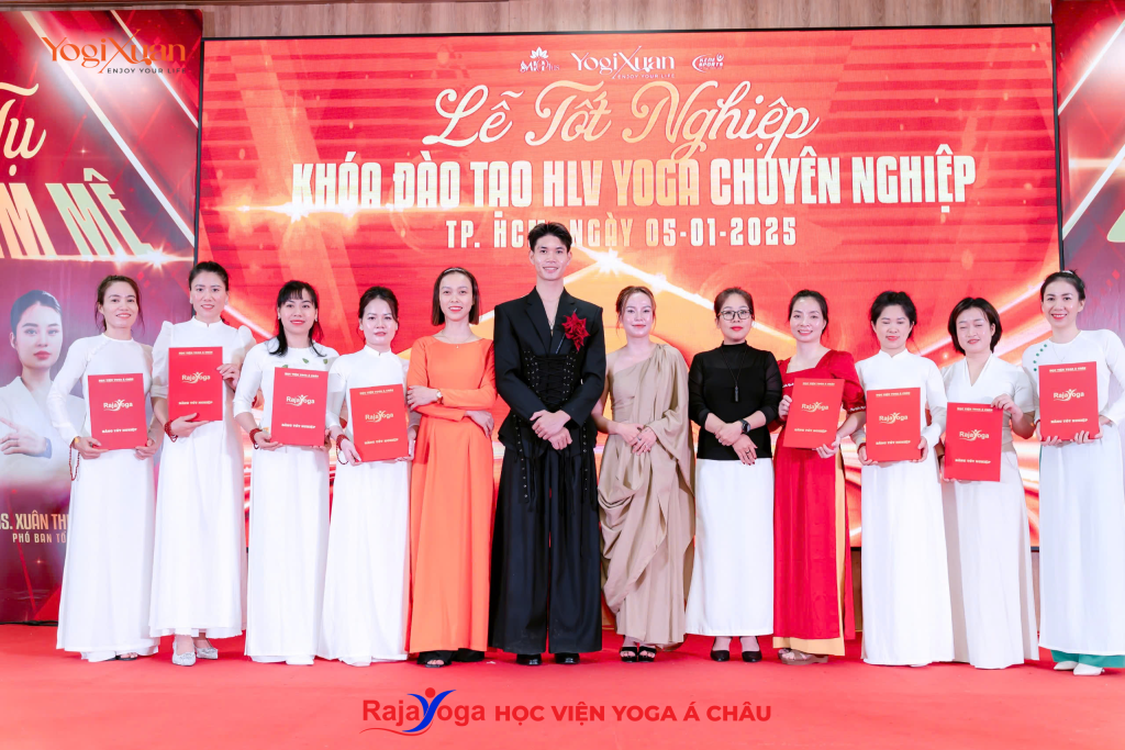 Khóa đào tạo HLV Yoga
