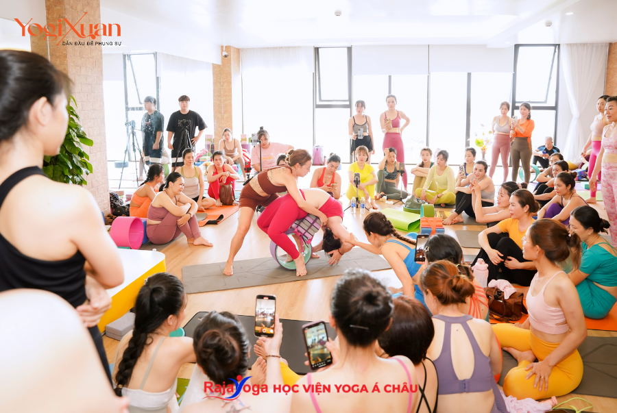Trung tâm đào tạo HLV Yoga