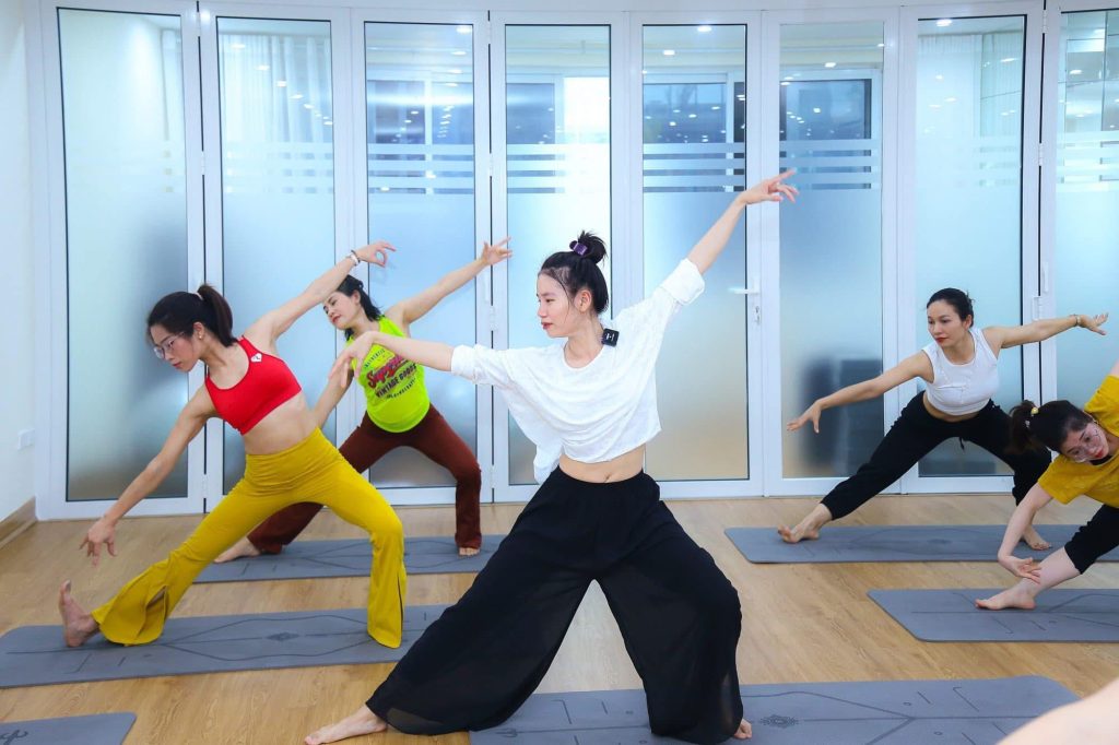 Nghệ thuật chuyển động trong yoga Art