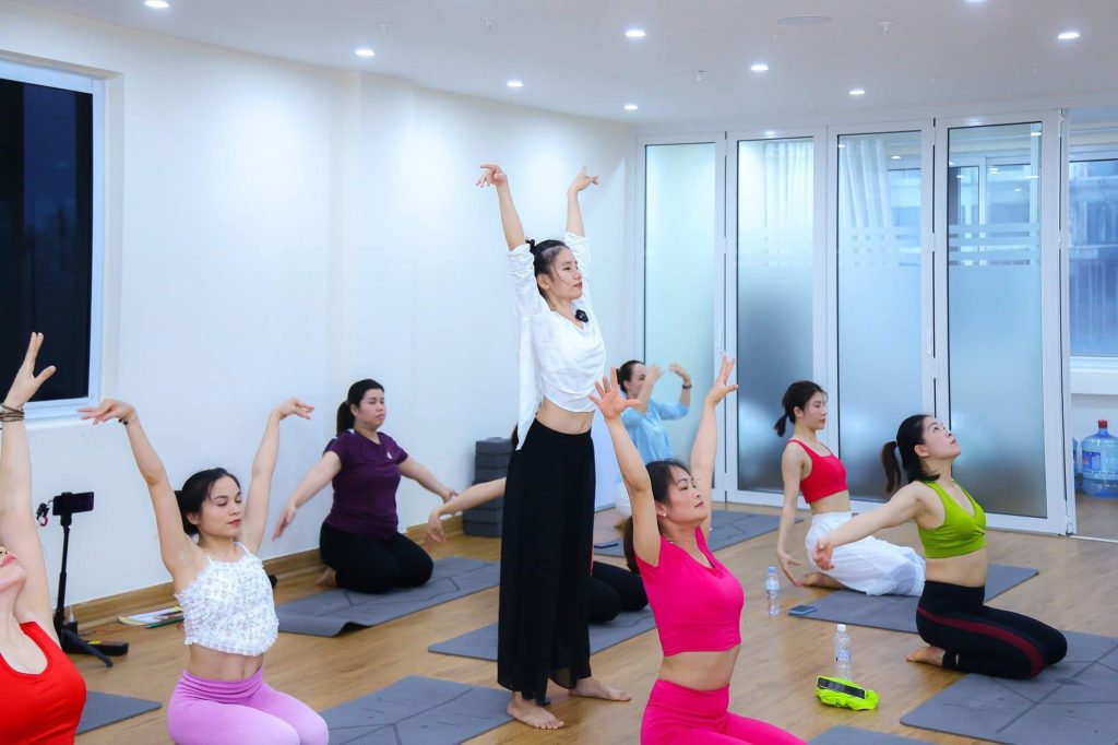 Nghệ thuật chuyển động trong yoga Art