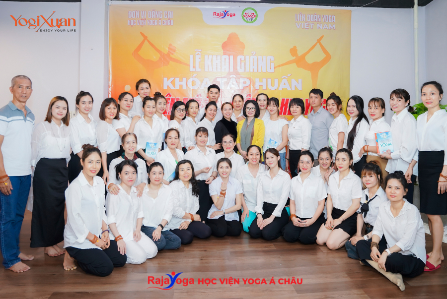 chứng chỉ HLV Yoga
