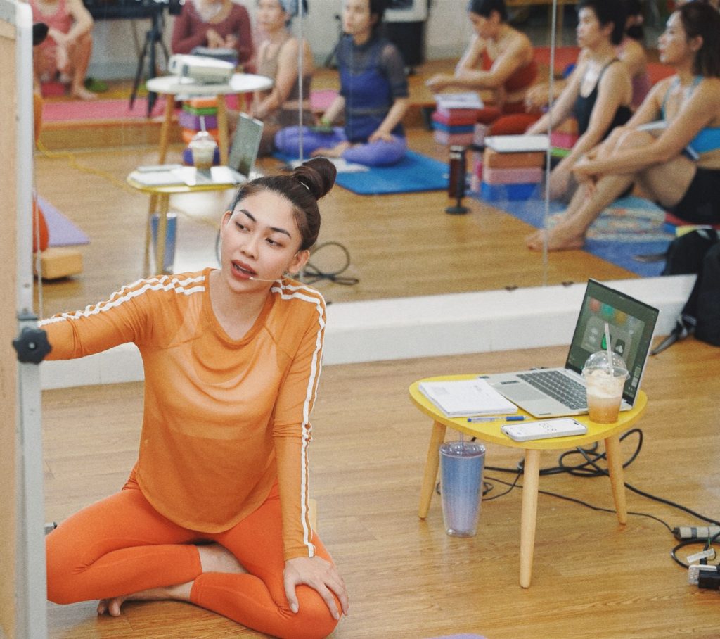 Cô Vy đào tạo trong khoá huấn luyện viên