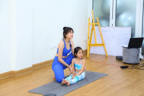 yoga Kids cho phù hợp với độ tuổi và khả năng của từng trẻ