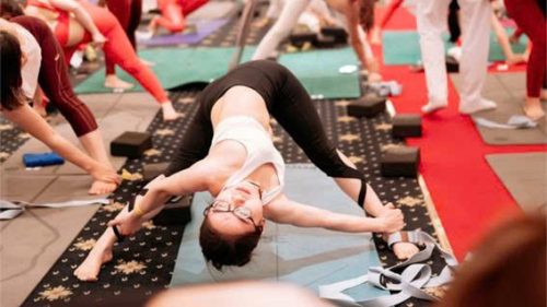 5 Vặn Xoắn Trong Yoga Giảm Đau Lưng