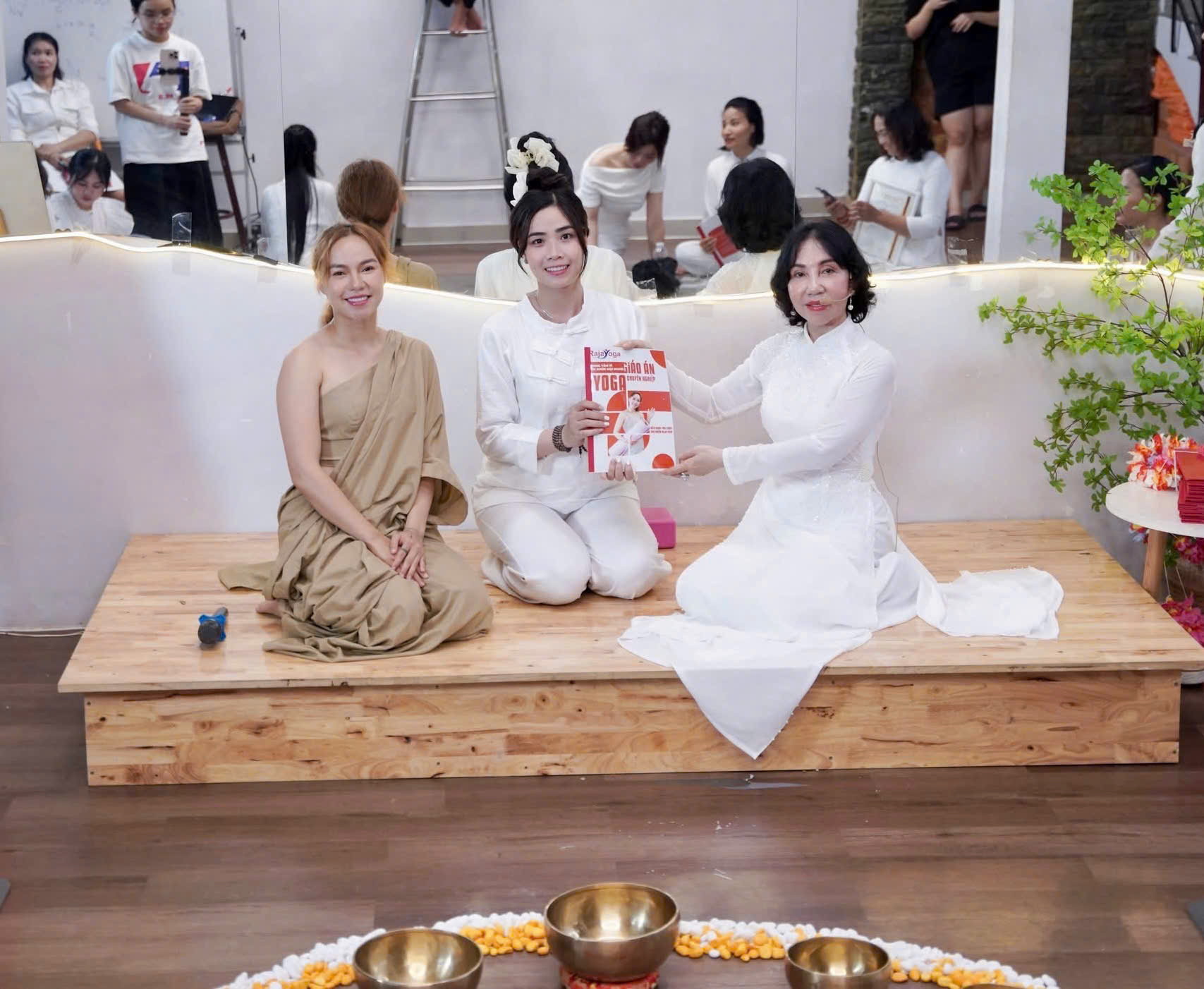 Cô Trần Thị Kiều Khánh tham gia khóa đào tạo huấn luyện viên yoga