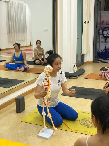 Bí Quyết Của HLV Nguyễn Trần Kiều My: Phục Hồi Cột Sống Cho Hơn 1,000 Học Viên Bằng Yoga Trị Liệu Cá Nhân Hóa.