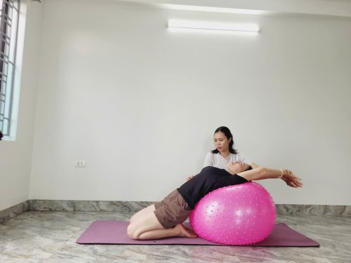30 phút tập Yoga giảm áp lực tâm lý và thể chất