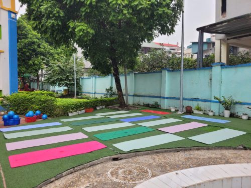 30 phút yoga kids của cô Kim Anh ở mầm non