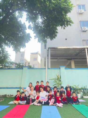 30 phút Yoga dạy trẻ biết yêu thương bản thân