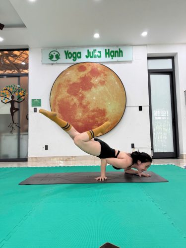 “4 năm kinh nghiệm, niềm đam mê bất tận – Master Julia Hạnh là ngọn lửa dẫn đường trong cộng đồng Yoga Việt Nam