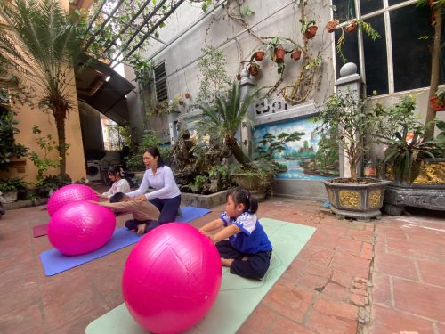 30 phút tập yoga cho trẻ thể trang yếu 