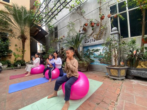 30 phút Yoga phòng tránh thói quen ngồi sai ở trẻ