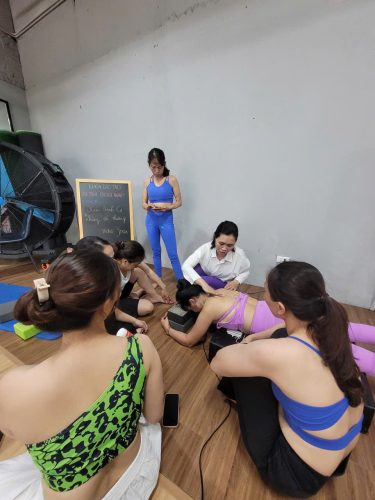 60 phút Yoga trị liệu giảm stress công việc văn phòng