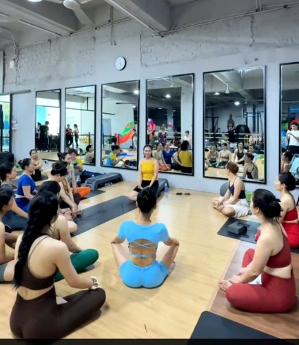 60 phút Yoga Trị Liệu Cho Người Làm Việc Máy Tính