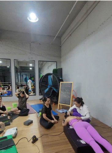 30 phút Bài Tập Yoga Chữa Đau Bụng Kinh